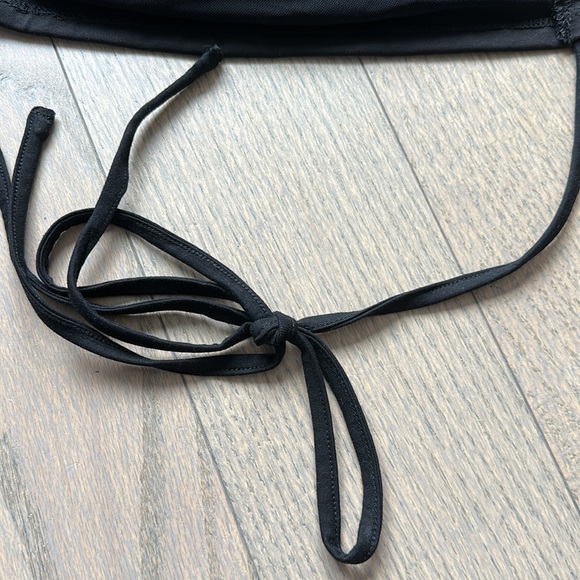 White Fox Keyhole Back Longsleeve - Picture 5 of 5